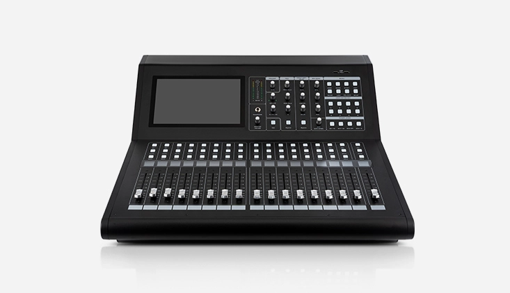 24 channels digital mixing console 1